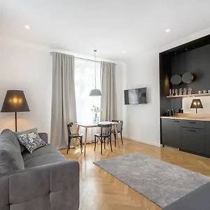 https://wanderlust-apartments.krakowhotelspoland.com